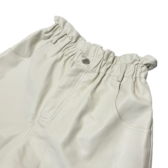 ASTR Petunia Faux Leather Shorts Paperbag High Waist Color Sand Size Medium - Picture 7 of 8